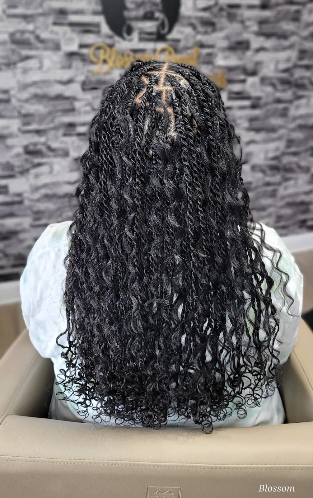 S-Medium Mid-Lower Back (Knotless Boho Twists)